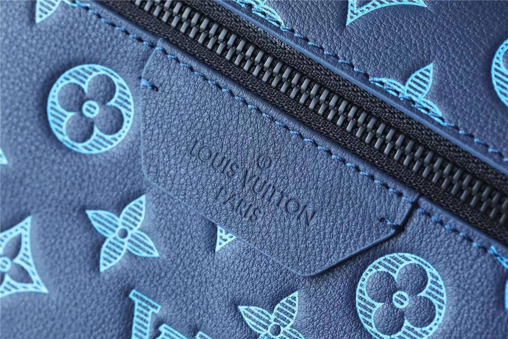 Louis Vuitton Discovery Backpack Blue / - Image 6