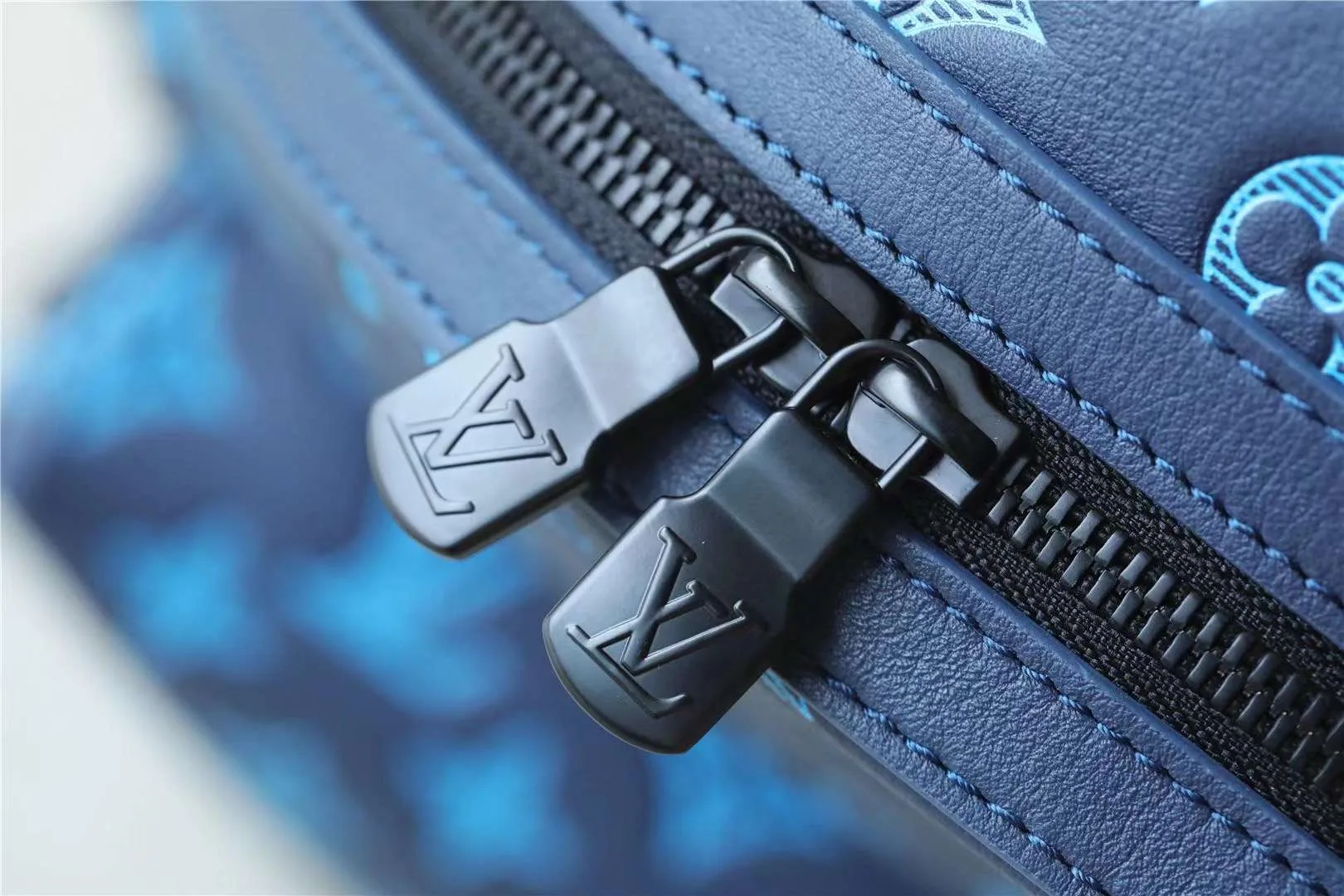 Louis Vuitton Discovery Backpack Blue / - Image 7