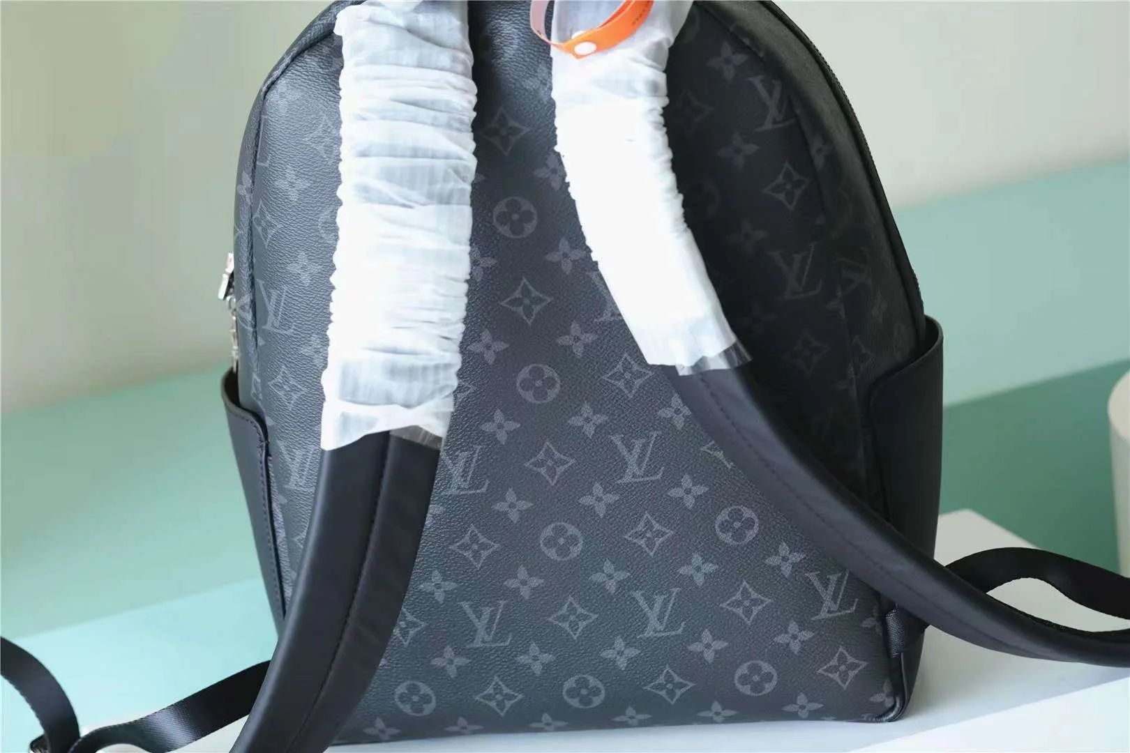 Louis Vuitton Discovery Backpack Black / - Image 4