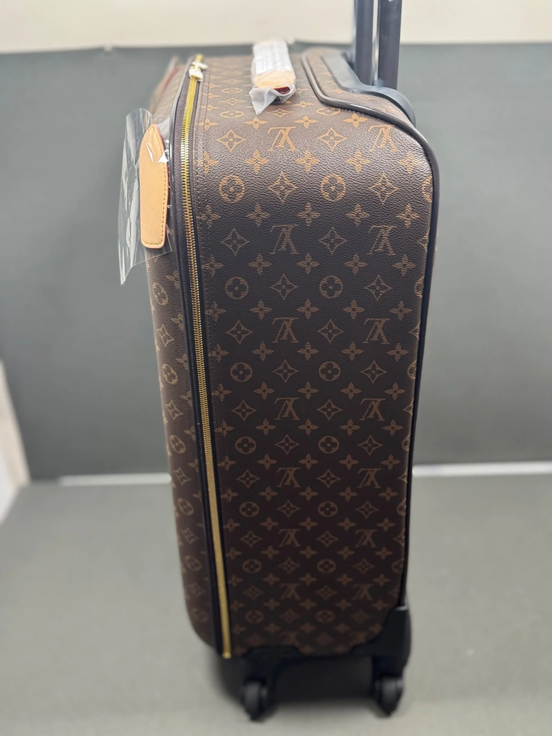 Louis Vuitton Exqusite Travelling Luggage Monogram Canvas , Travel Luggages / - Image 5