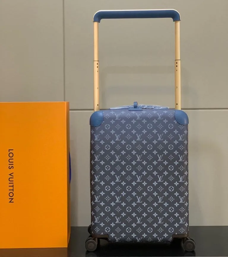 Louis Vuitton Horizon 55 Suitcase / Navy Blue Gold Hardware - Image 4