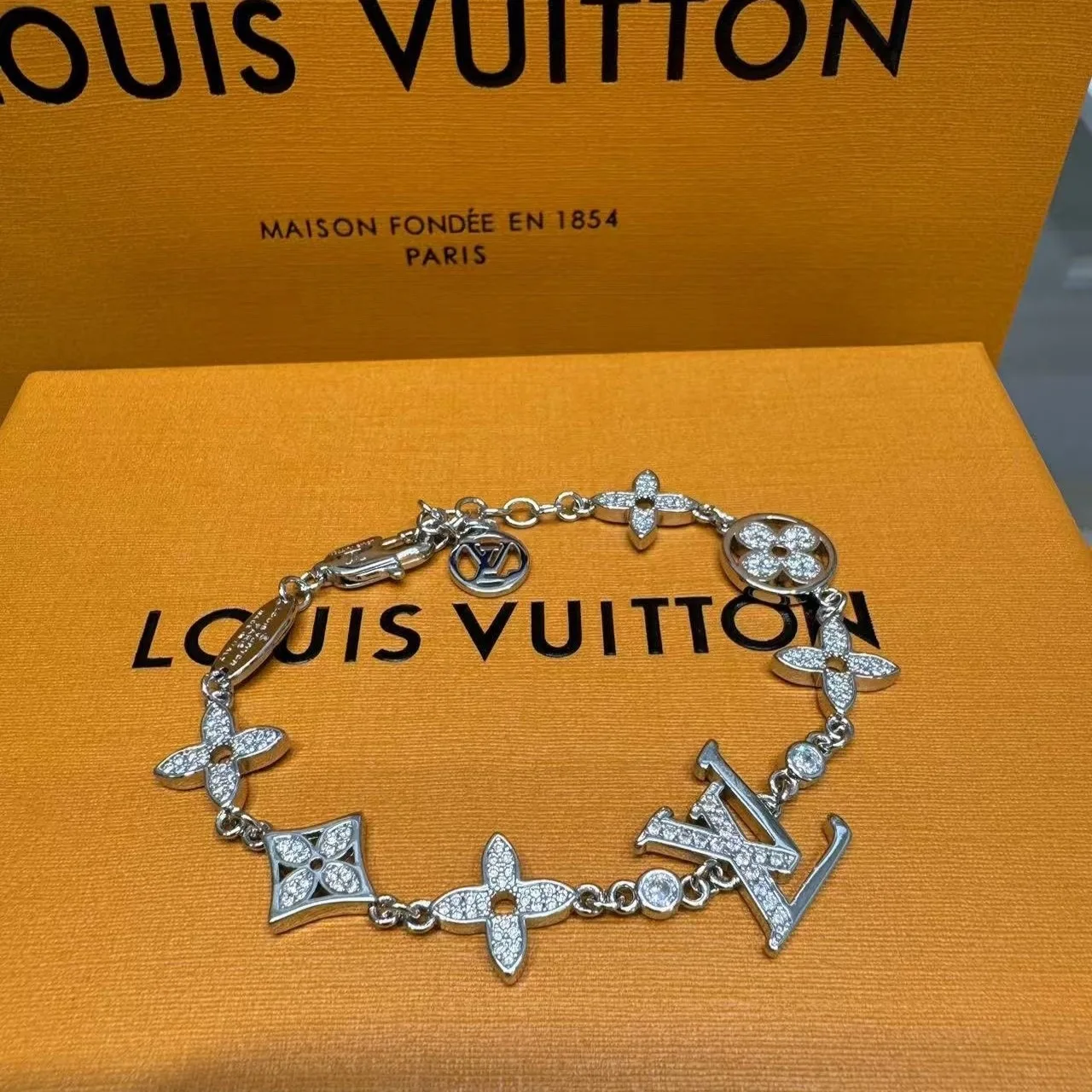 Alternative view of Louis Vuitton Idylle Blossom Multi-Motif Bracelet Silver Hardware