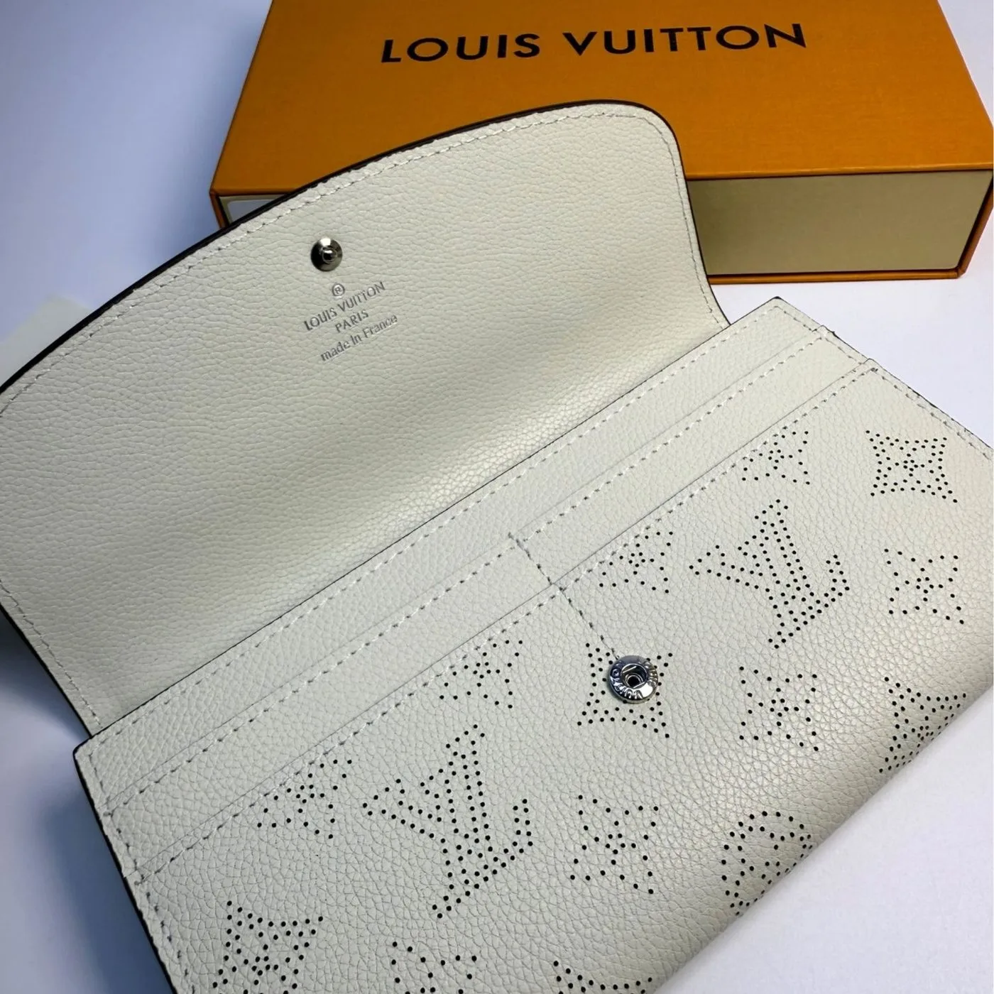 Alternative view of Louis Vuitton Iris Wallet Monogram Canvas Greige