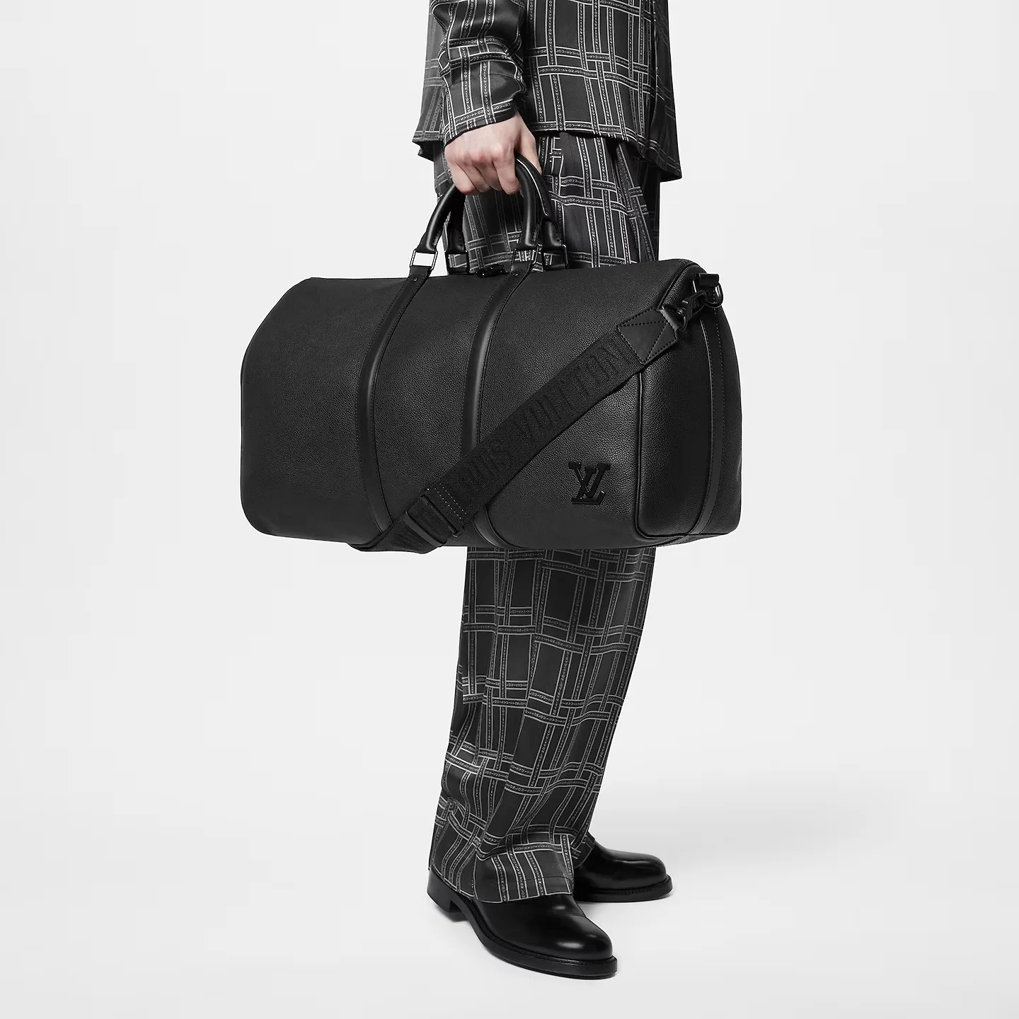 Louis Vuitton Keepall Bandouliere 50 Crossbody Bag / Black Palladium Hardware - Image 4