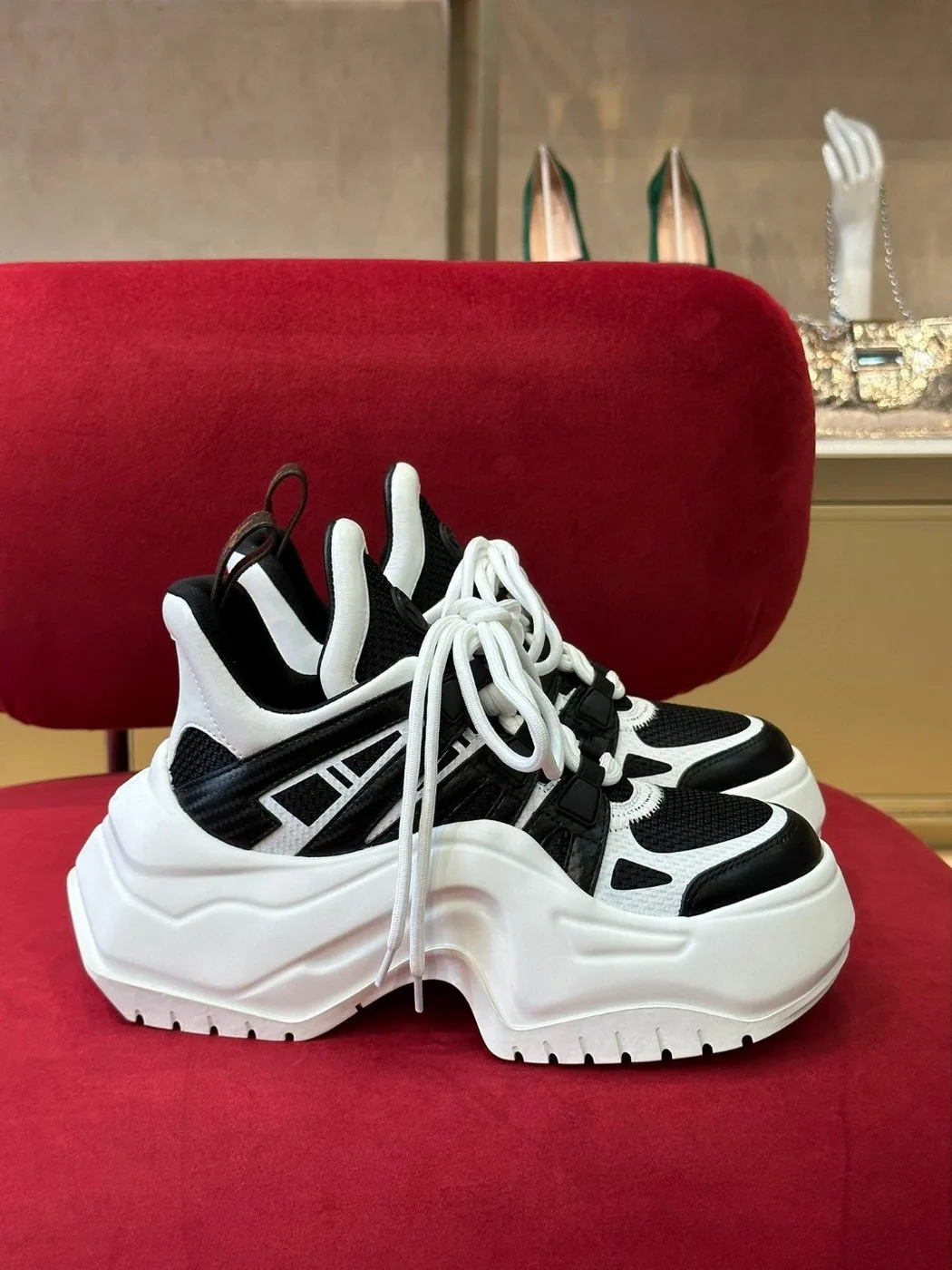 Louis Vuitton LV Archlight Sneaker Black - Image 5