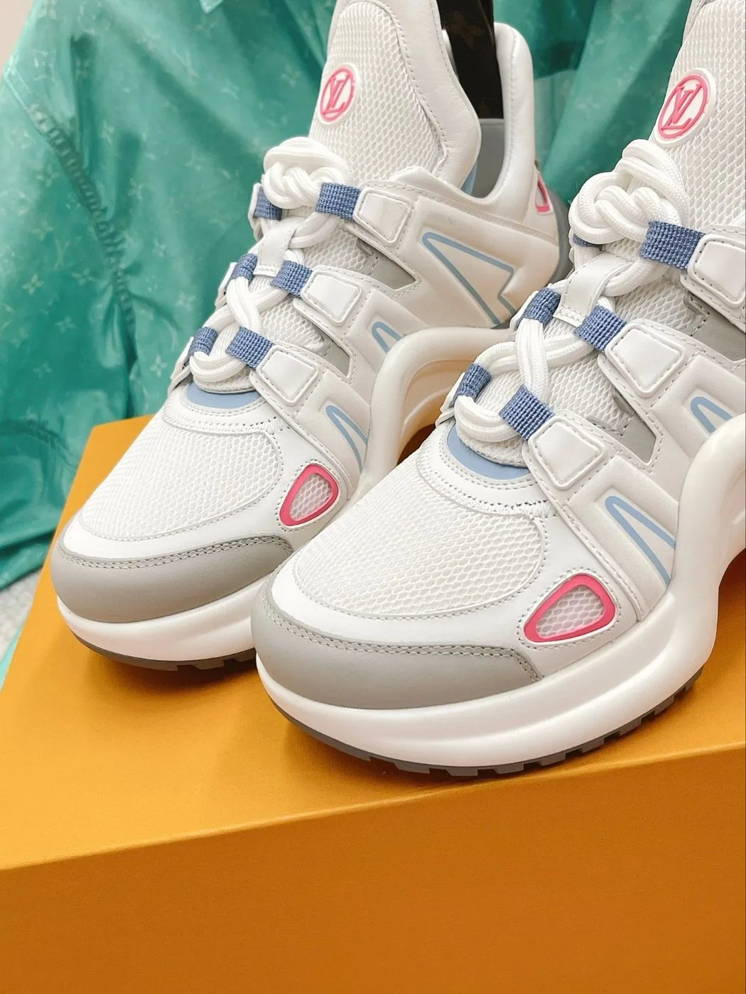 Louis Vuitton LV Archlight Sneaker Light Pink - Image 4