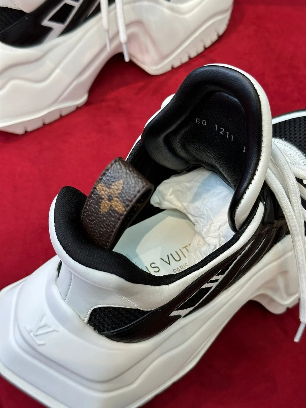 Louis Vuitton LV Archlight Sneaker Black - Image 3