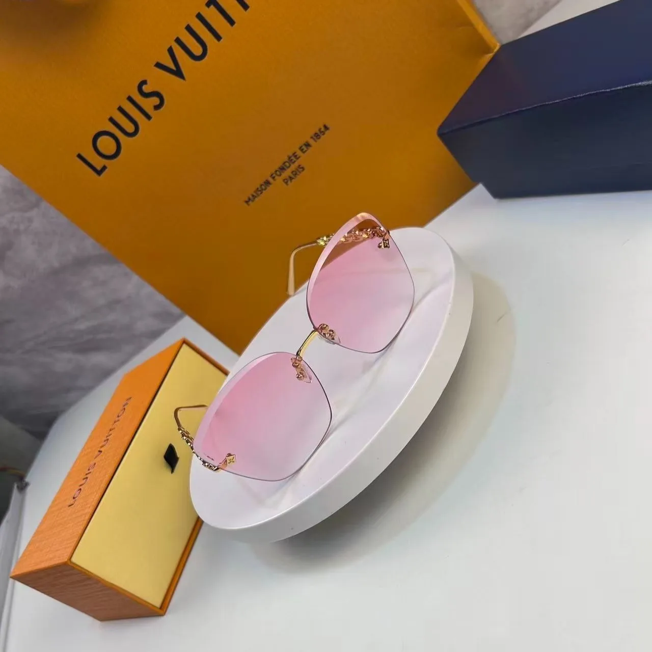 Alternative view of Louis Vuitton LV Jewel Round Cat Eye Sunglasses Pink Gold