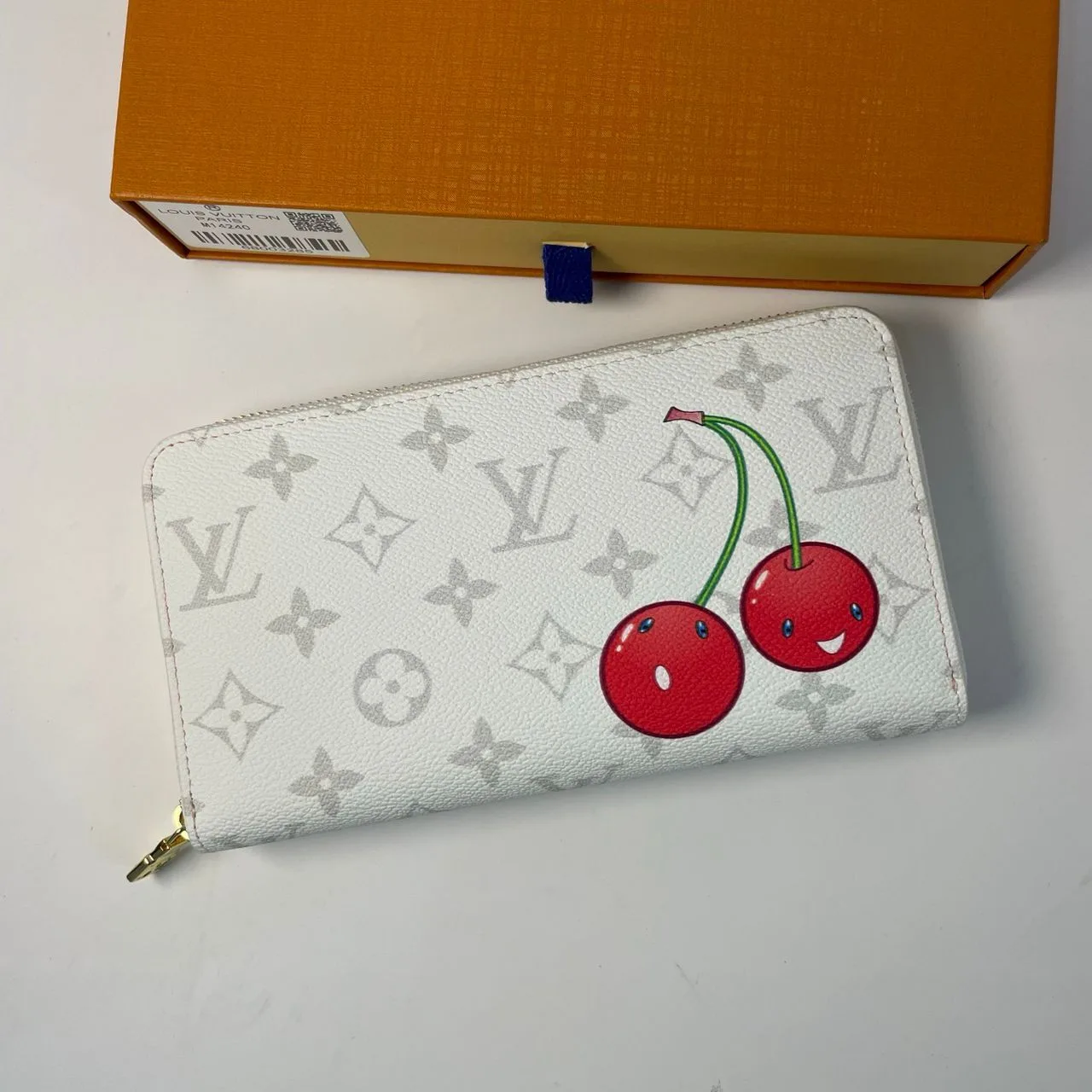Alternative view of Louis Vuitton LV x TM Zippy Wallet White /