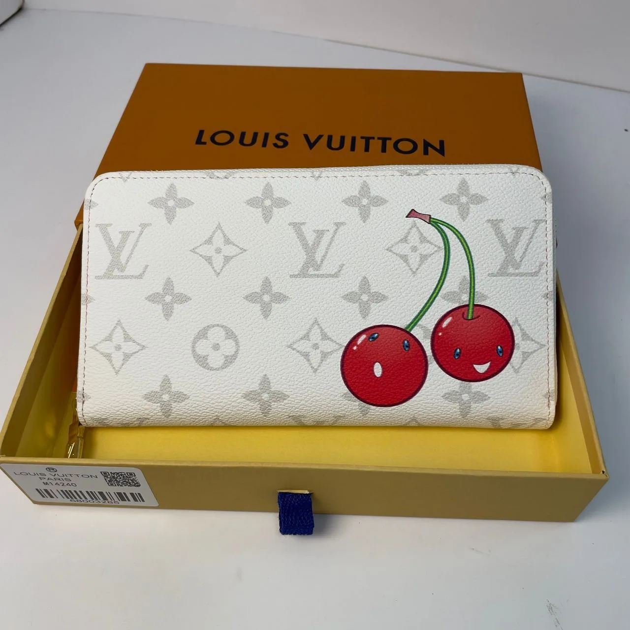 Louis Vuitton LV x TM Zippy Wallet White / - Image 4