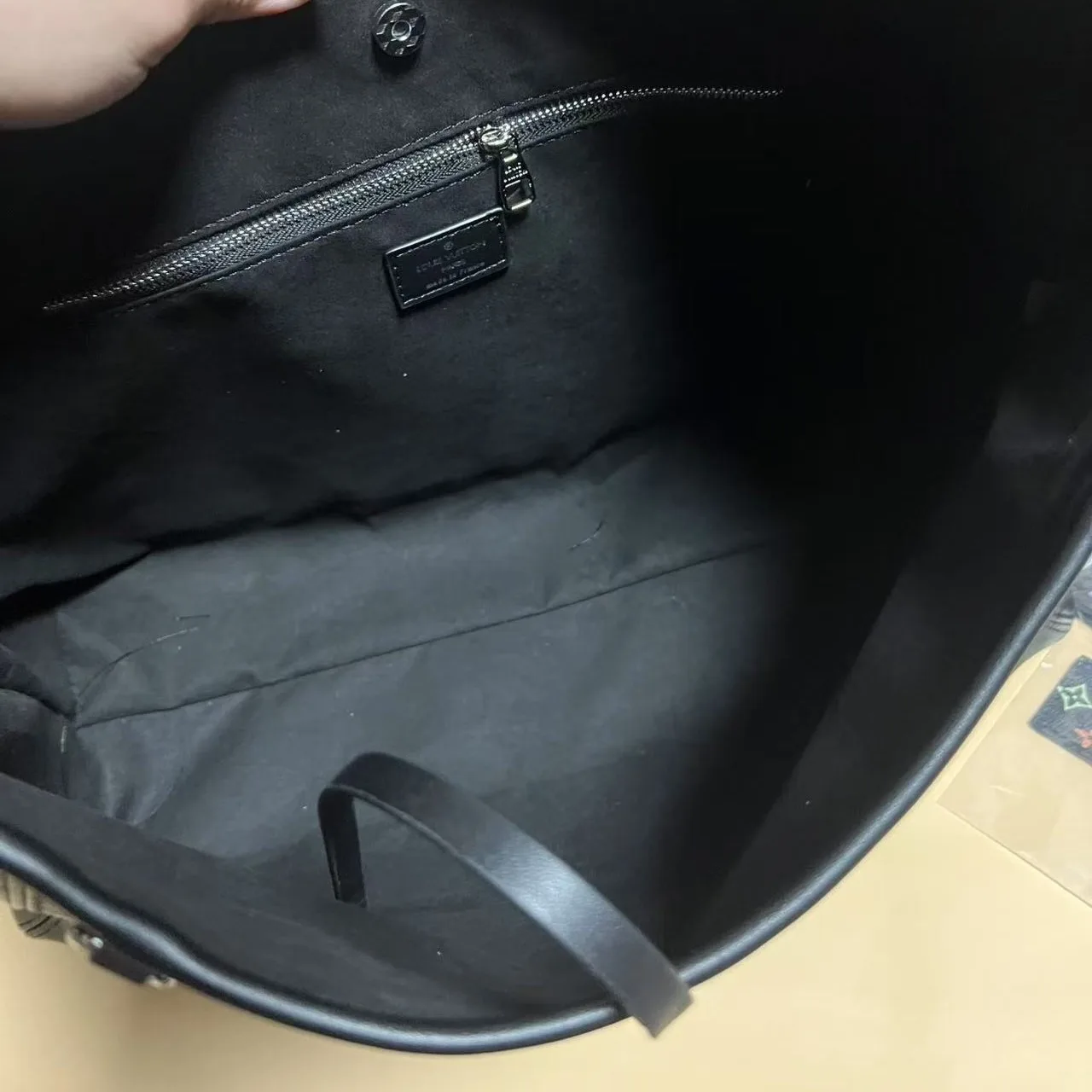 Louis Vuitton LV x TM CarryAll Vibe MM Shoulder Bag / Black Silver Hardware - Image 6