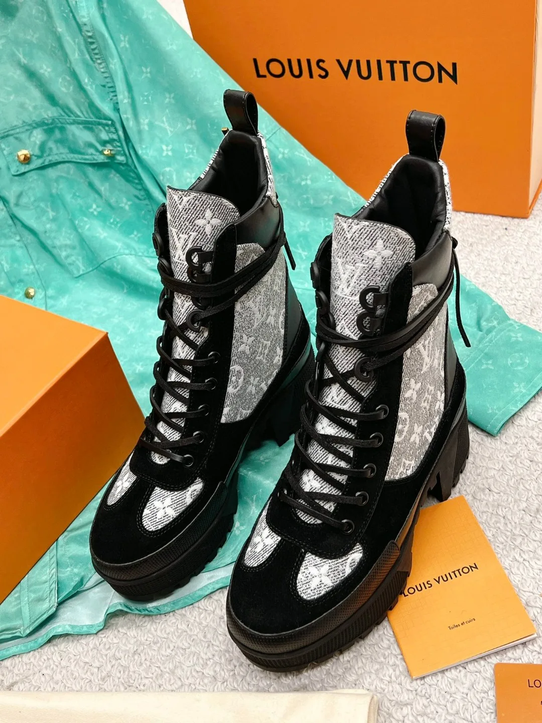Louis Vuitton Laureate Desert Boots Grey - Image 6