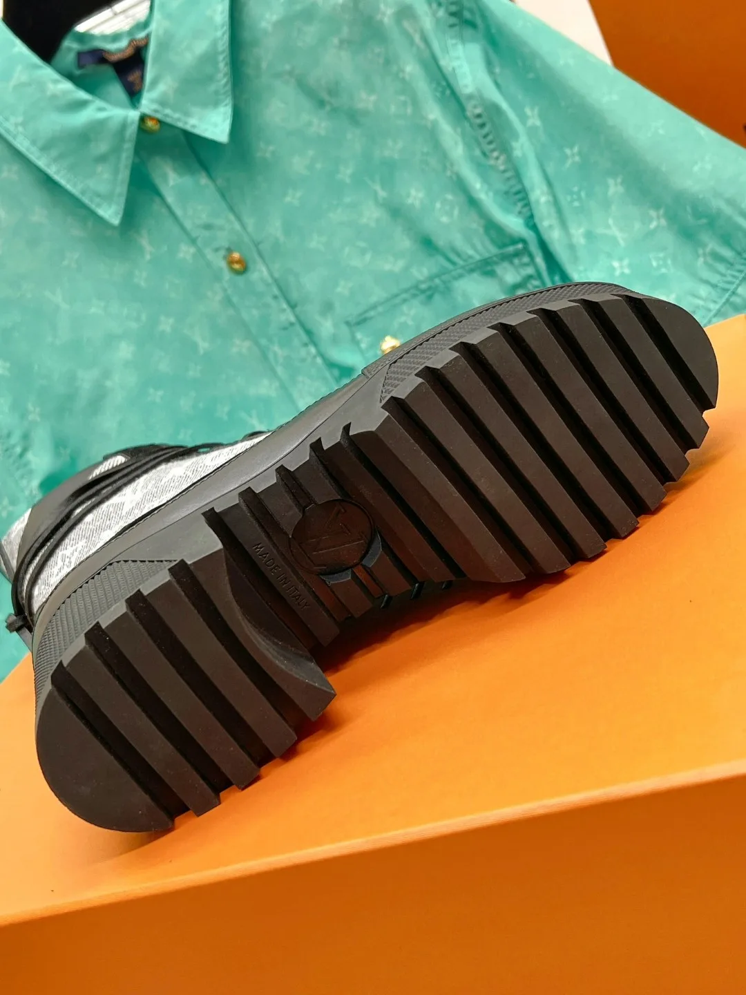 Louis Vuitton Laureate Desert Boots Grey - Image 10