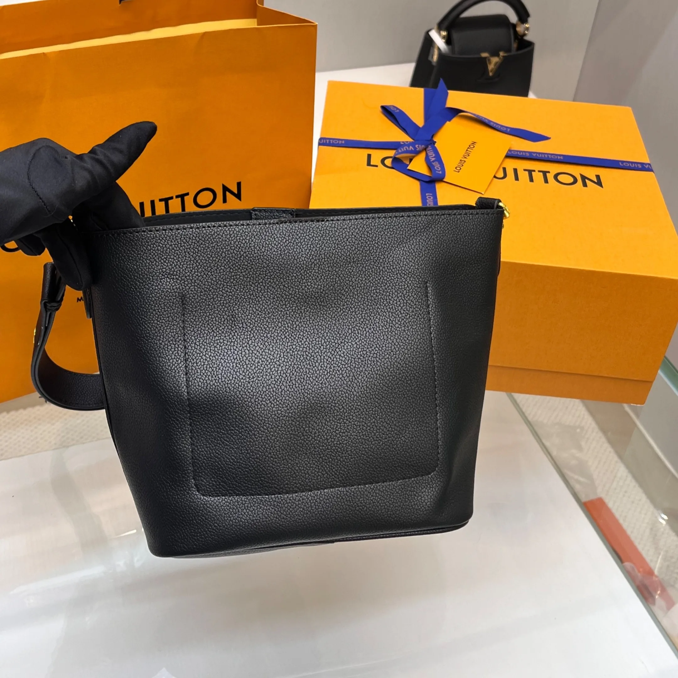 Louis Vuitton Lock And Walk Bag Black - / 8 Inches - Image 8