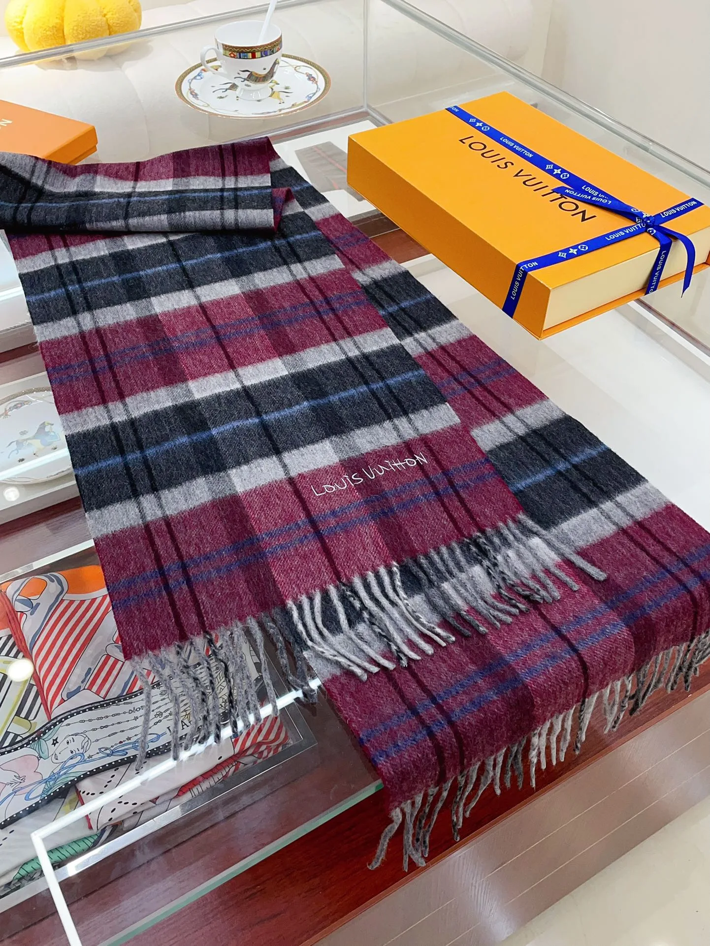 Louis Vuitton Scarf Multicolor - Image 6