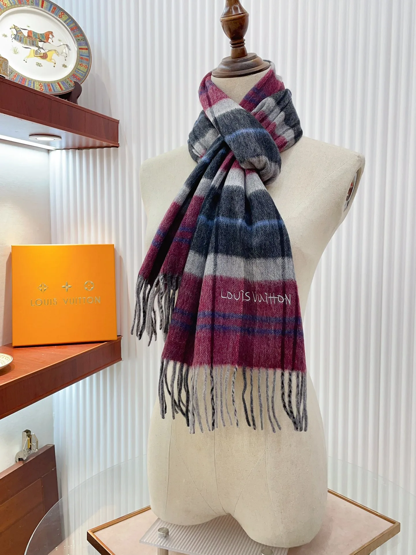 Louis Vuitton Scarf Multicolor - Image 3