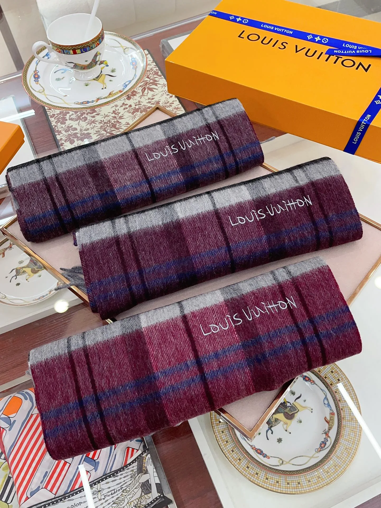 Louis Vuitton Scarf Multicolor - Image 2