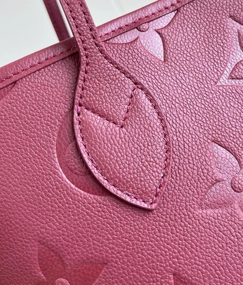 Louis Vuitton Neverfull MM Tote Bag / Wine Gold Hardware - Image 6