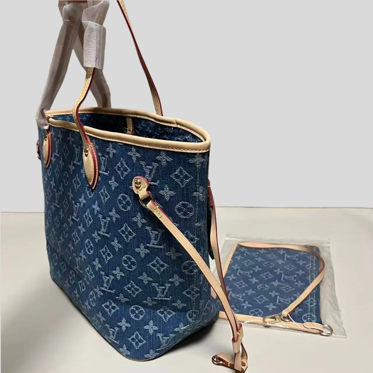 Louis Vuitton Neverfull MM Tote Bag / Blue Denim Gold Hardware - Image 4