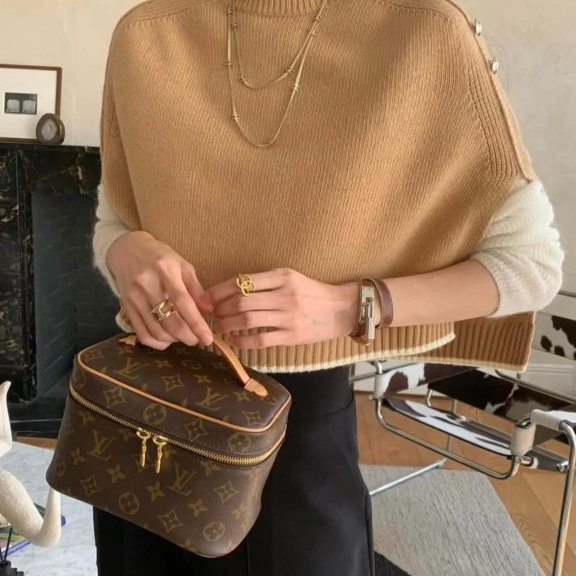 Alternative view of Louis Vuitton Nice Mini Vanity Case / Brown Monogram Gold Hardware