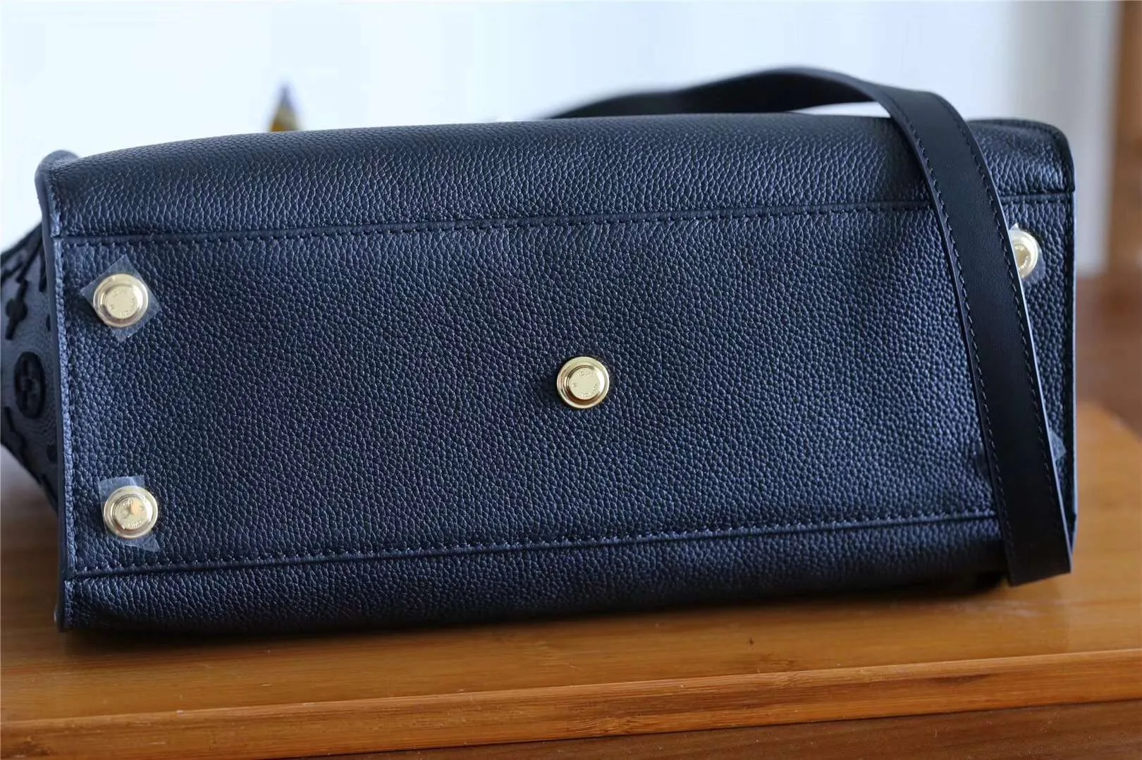 Louis Vuitton On My Side Black / - Image 7