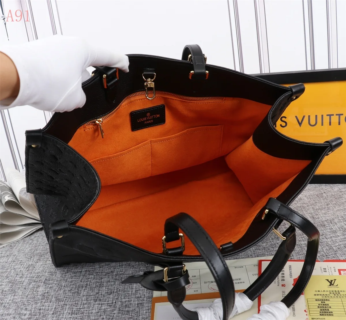 Alternative view of Louis Vuitton Onthego MM Tote Bag / Monogram Empreinte Black Gold Hardware