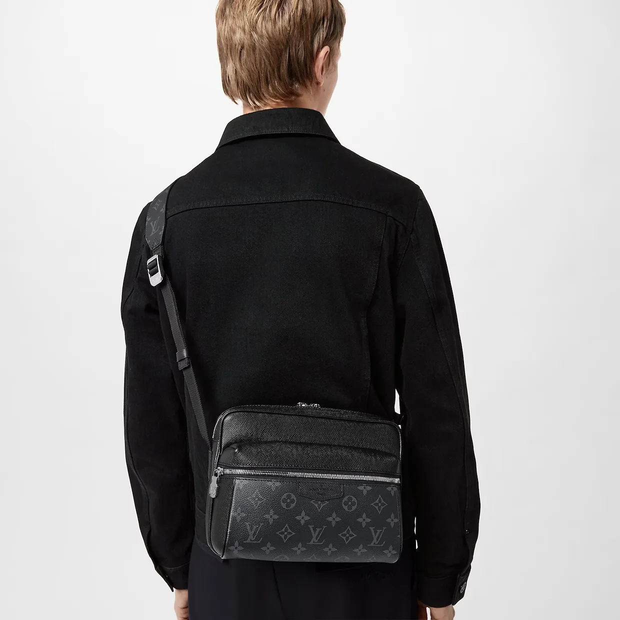 Alternative view of Louis Vuitton Outdoor Messenger Bag Black /