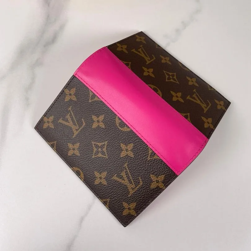 Alternative view of Louis Vuitton Passport Cover Wallet Pink /
