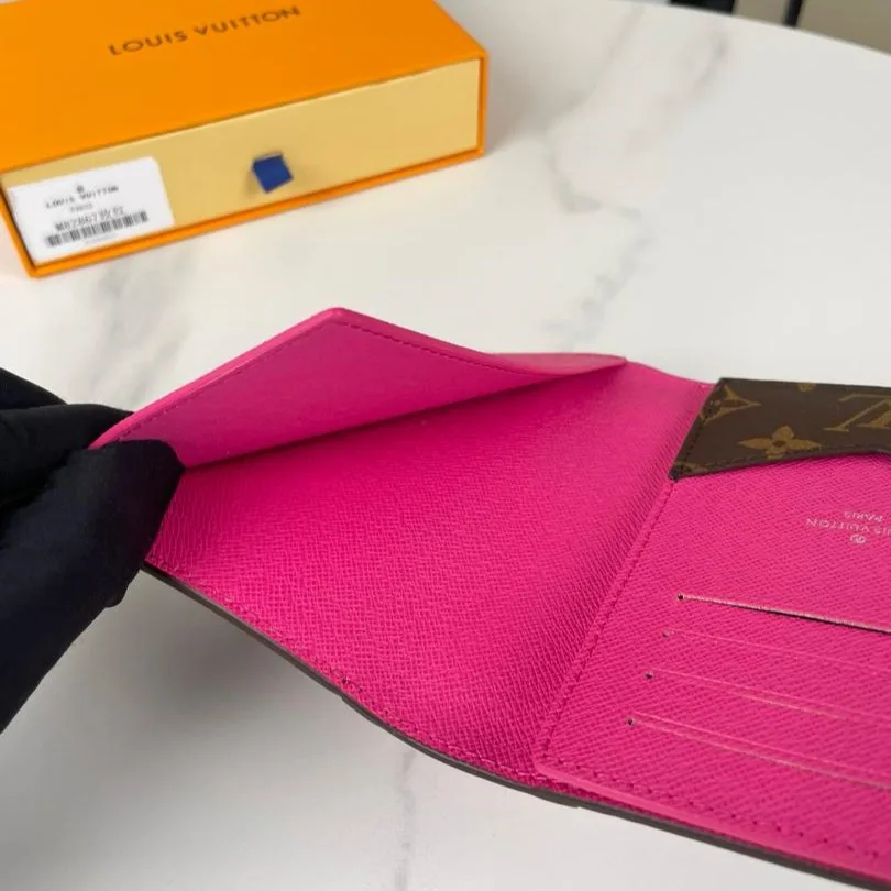 Louis Vuitton Passport Cover Wallet Pink / - Image 3