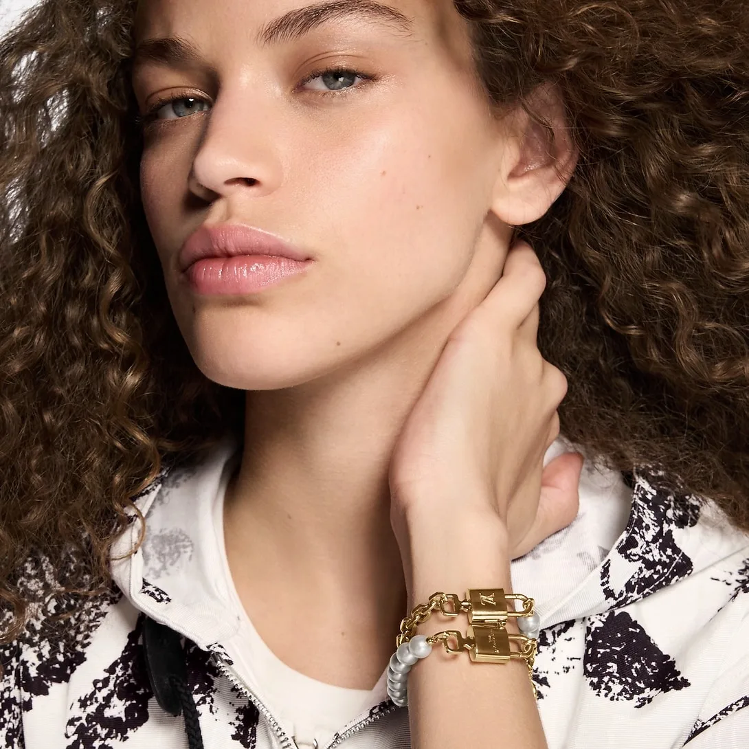 Louis Vuitton Pearlock Necklace Gold Hardware - Image 3