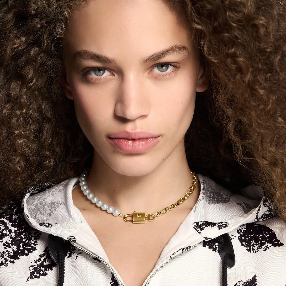 Alternative view of Louis Vuitton Pearlock Necklace Gold Hardware