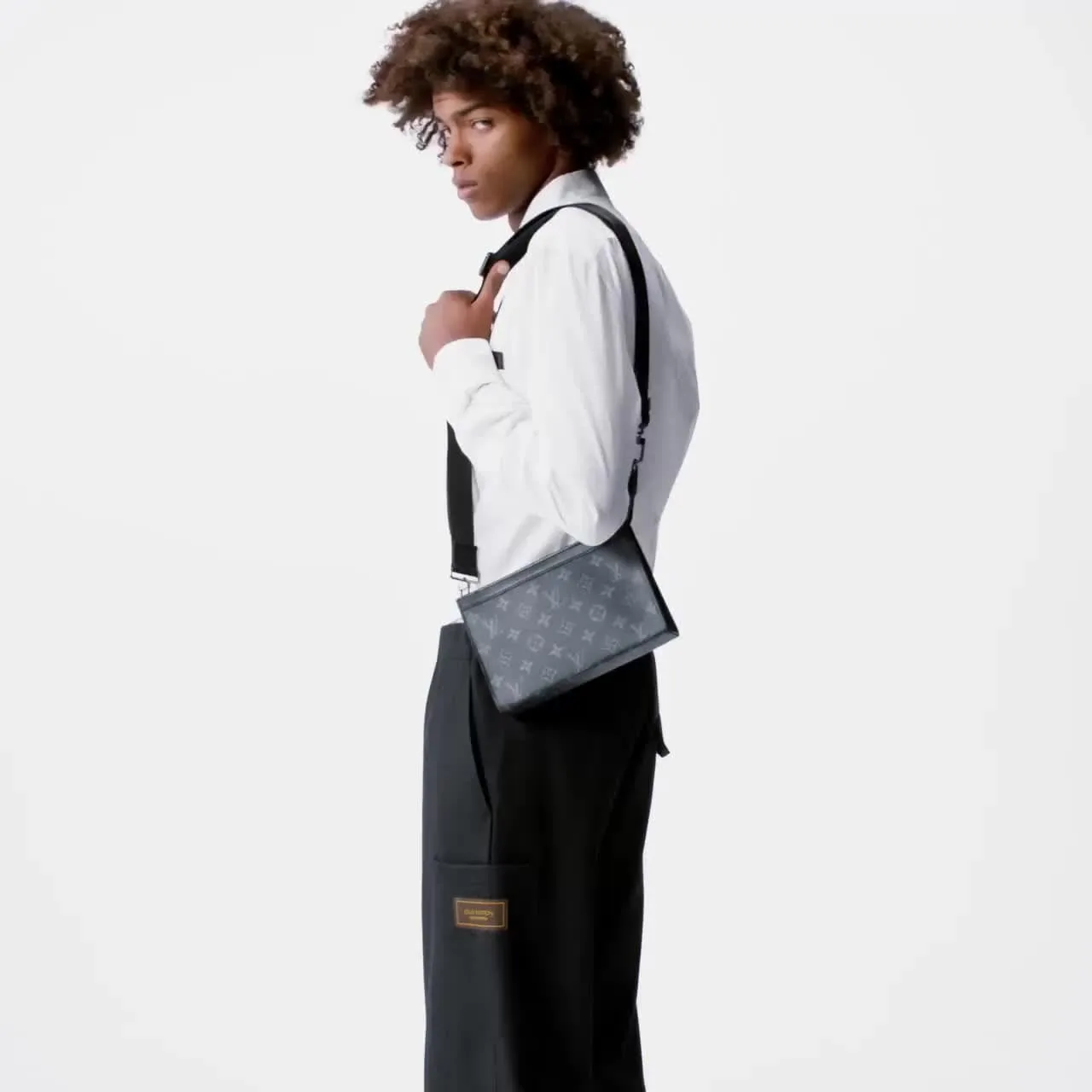 Alternative view of Louis Vuitton Pochette Gaston Wearable Wallet Shoulder Bag / Black Monogram Eclipse Canvas Silver Hardware