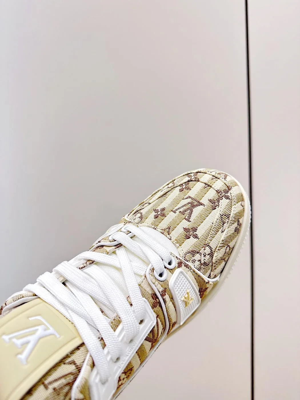 Louis Vuitton Retro Basketball Sneakers Cream - Image 4