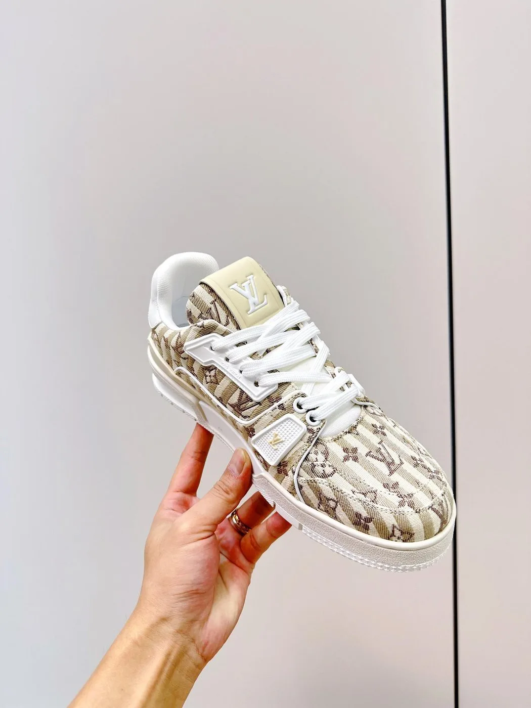 Louis Vuitton Retro Basketball Sneakers Cream - Image 5