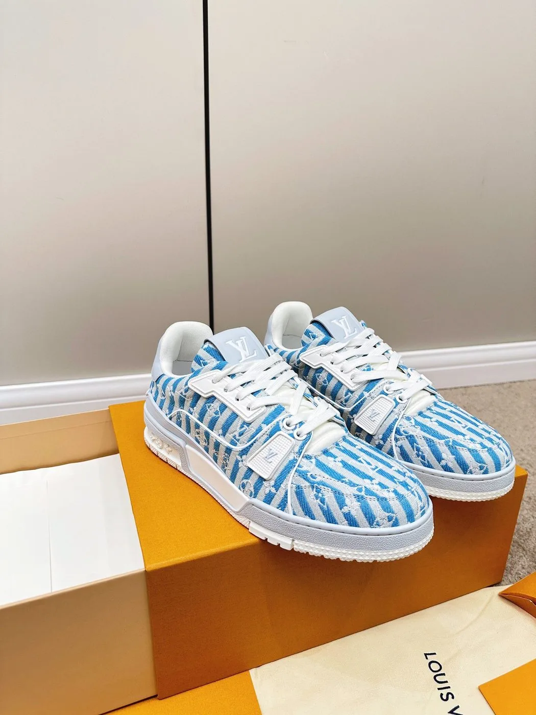 Louis Vuitton Retro Basketball Sneakers Blue - Image 3
