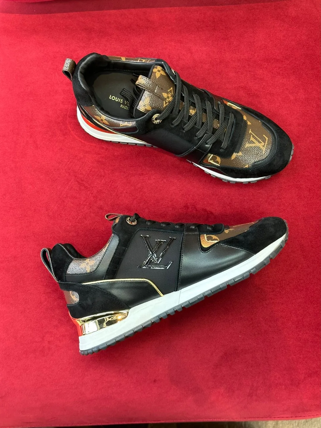 Louis Vuitton Run 55 Sneaker Black 1AAP5L - Image 3