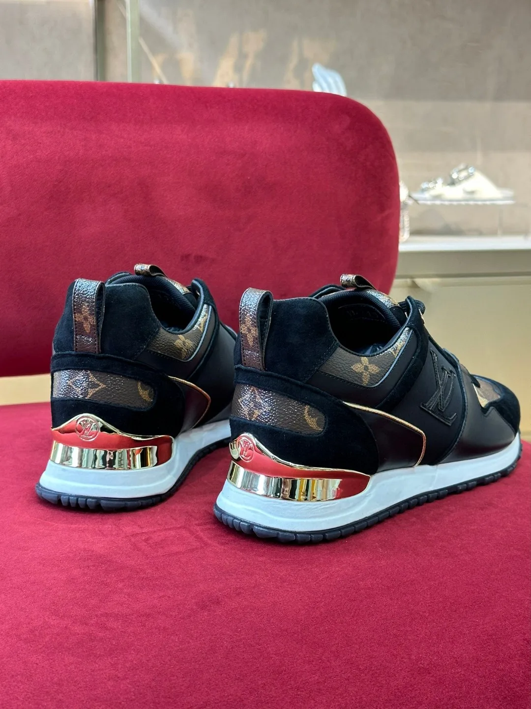 Louis Vuitton Run 55 Sneaker Black 1AAP5L - Image 5