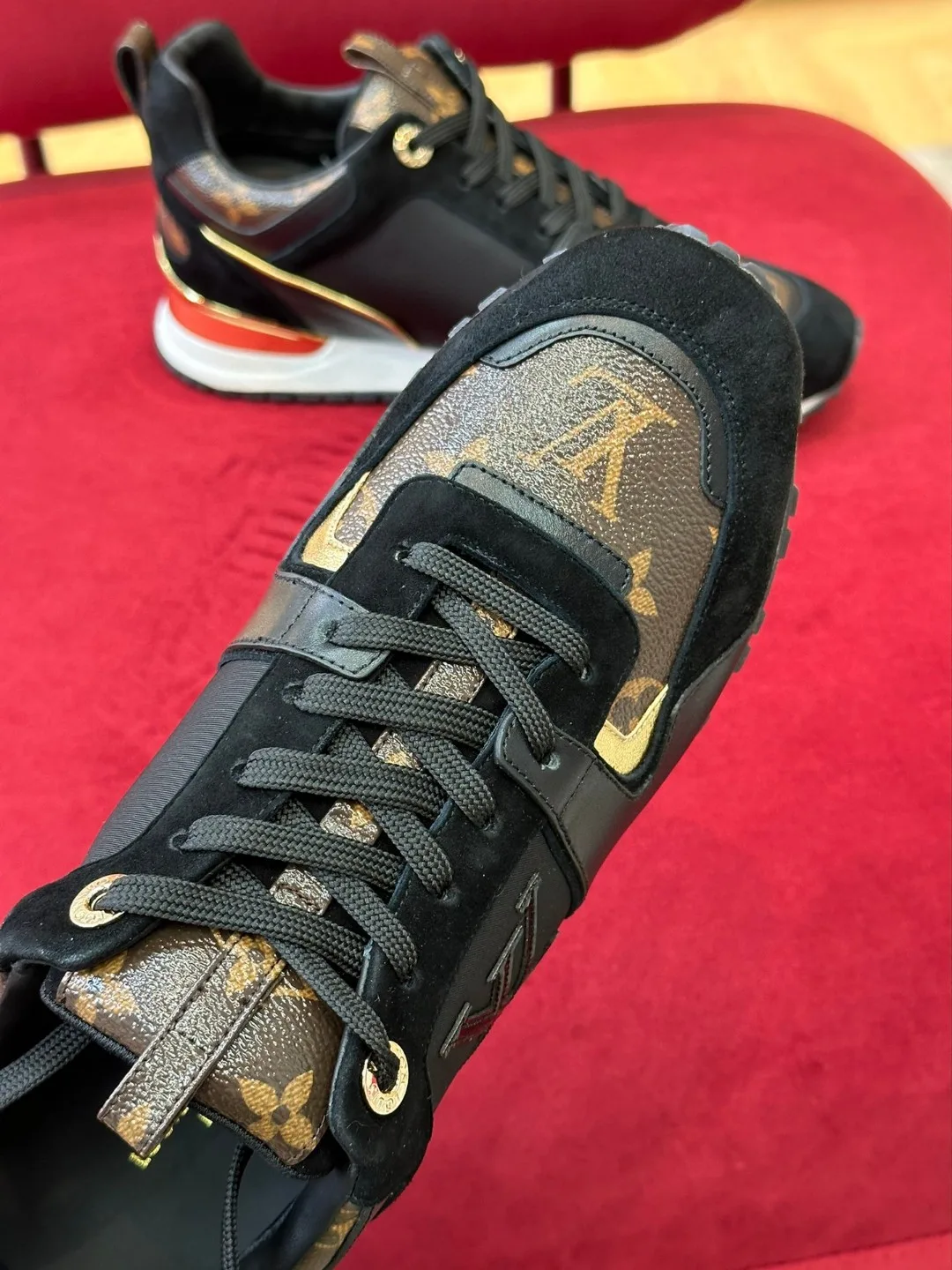 Louis Vuitton Run 55 Sneaker Black 1AAP5L - Image 6