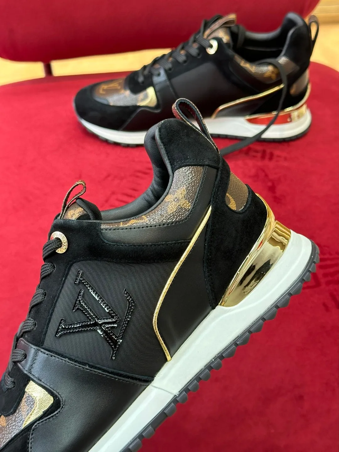 Louis Vuitton Run 55 Sneaker Black 1AAP5L - Image 7