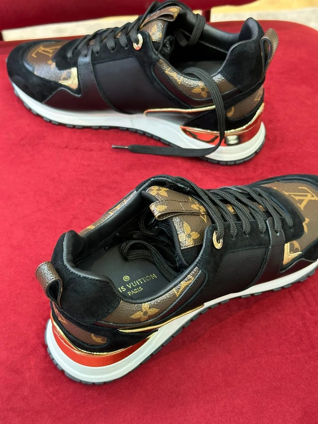 Louis Vuitton Run 55 Sneaker Black 1AAP5L - Image 9