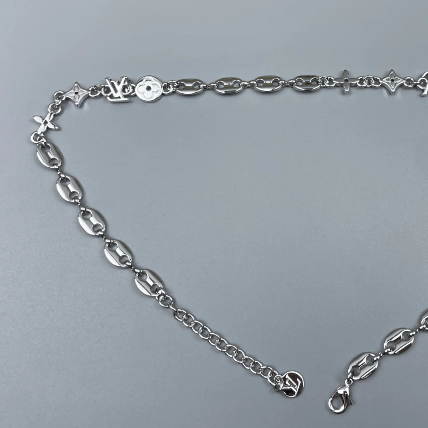 Louis Vuitton Sailor Necklace Silver-Toned - Image 4