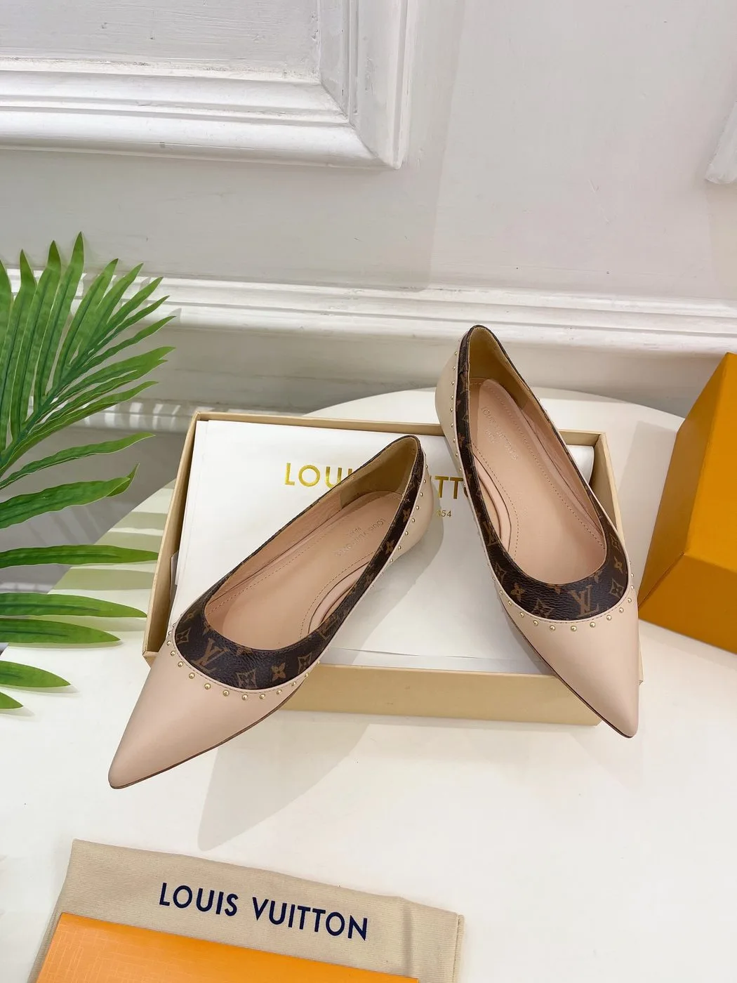 Alternative view of Louis Vuitton Flat Ballerina Beige