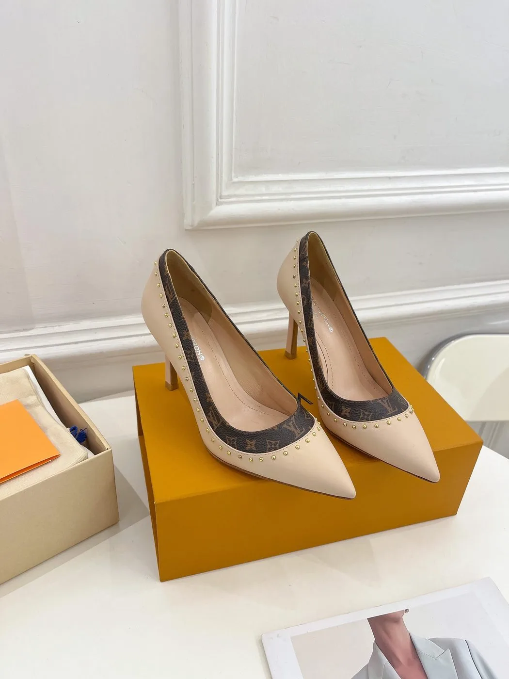 Louis Vuitton Pump Beige 5 - Image 5