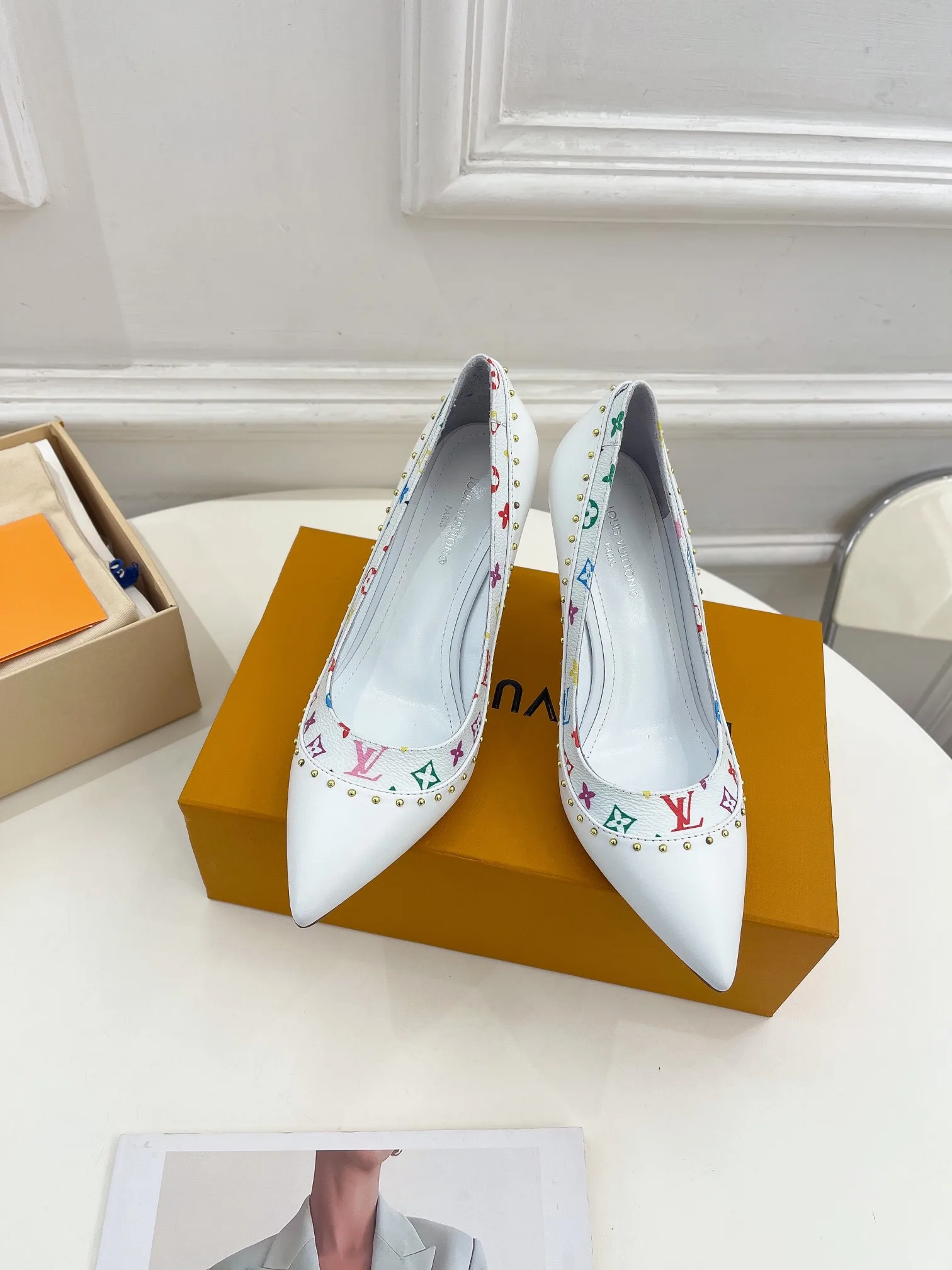 Alternative view of Louis Vuitton Pump White 9.5/
