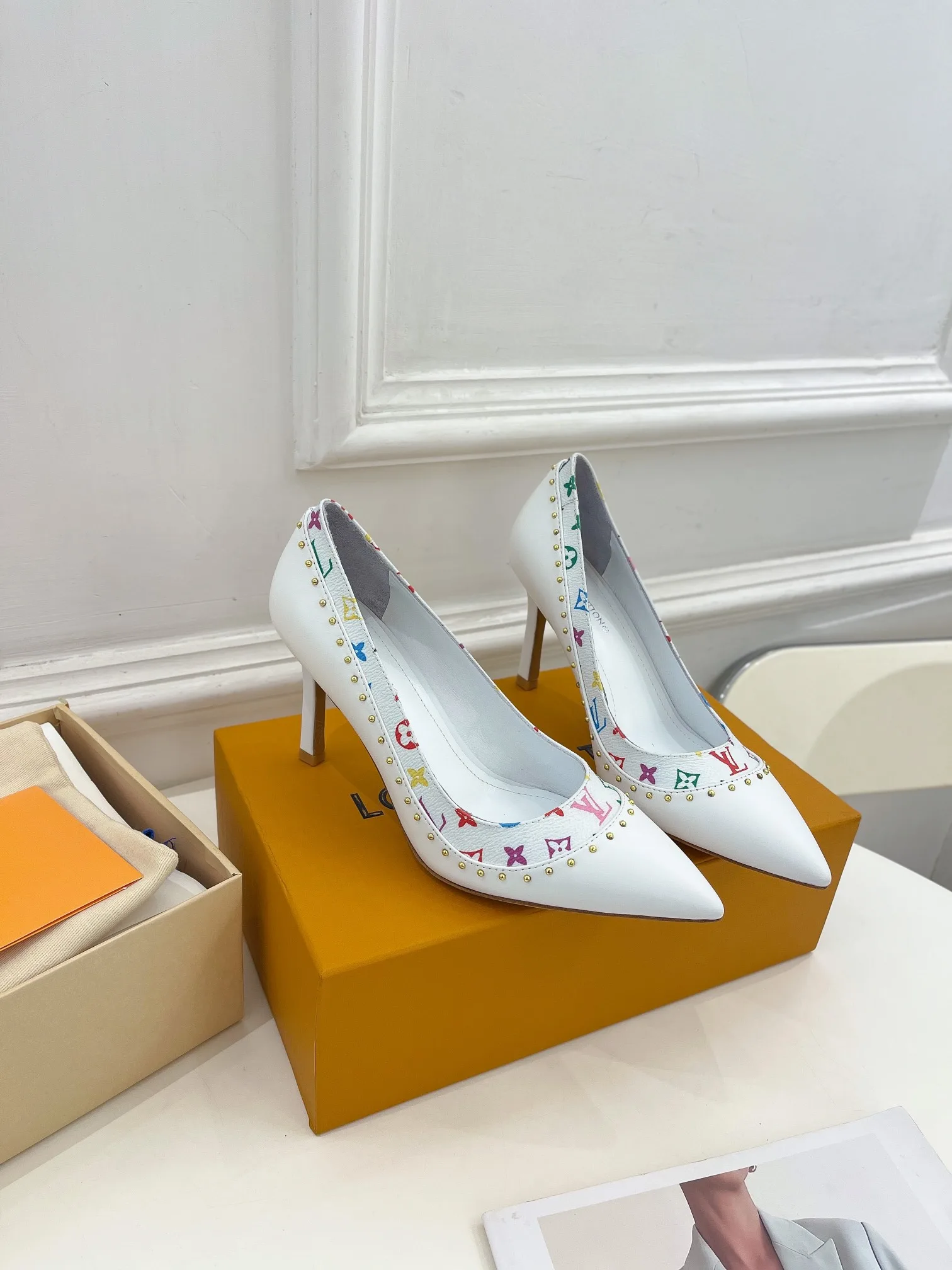 Louis Vuitton Pump White 9.5/ - Image 5