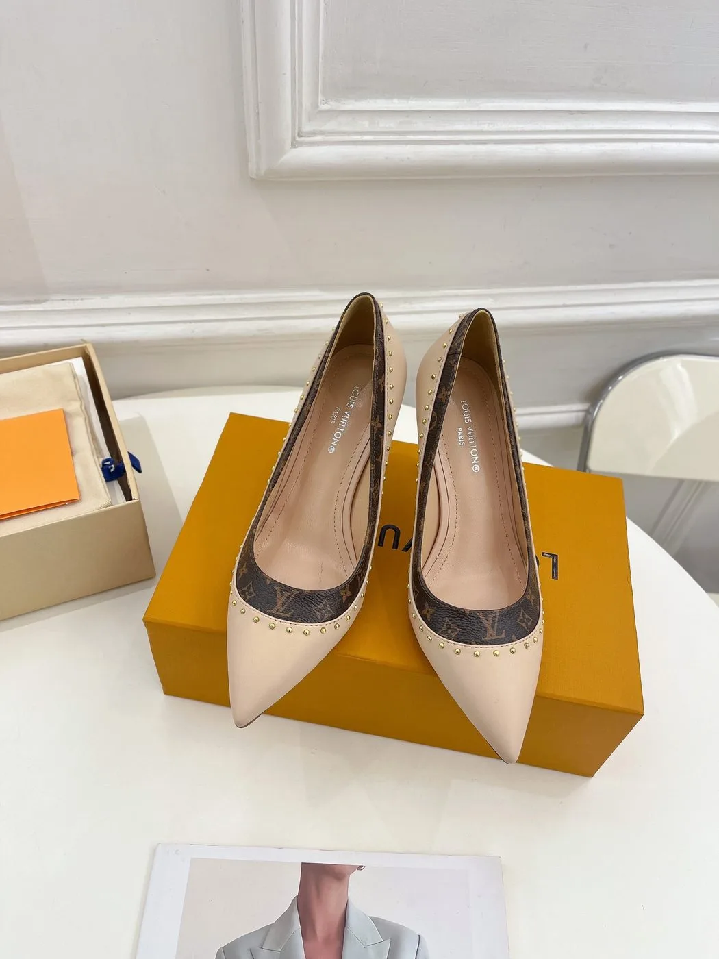 Alternative view of Louis Vuitton Pump Beige 5