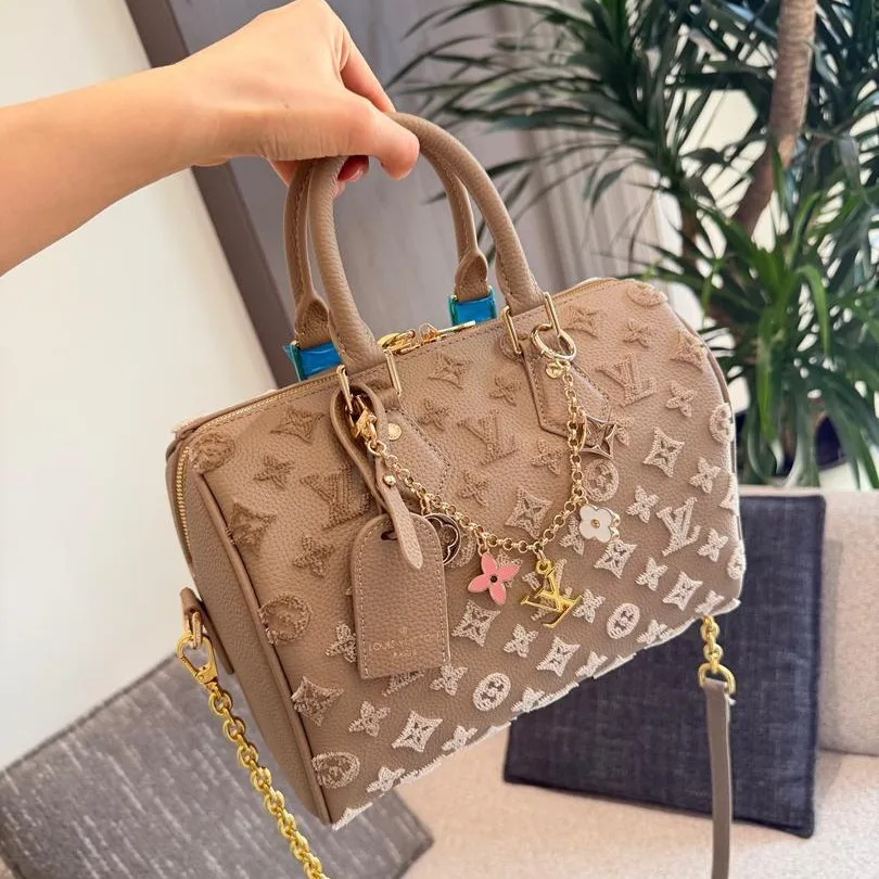 Louis Vuitton Speedy Bandouliere 25 Top Handle Bag / Light Brown - Image 5