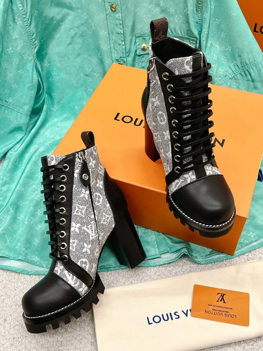 Louis Vuitton Star Trail Ankle Boots Grey 1AB2XH - Image 4