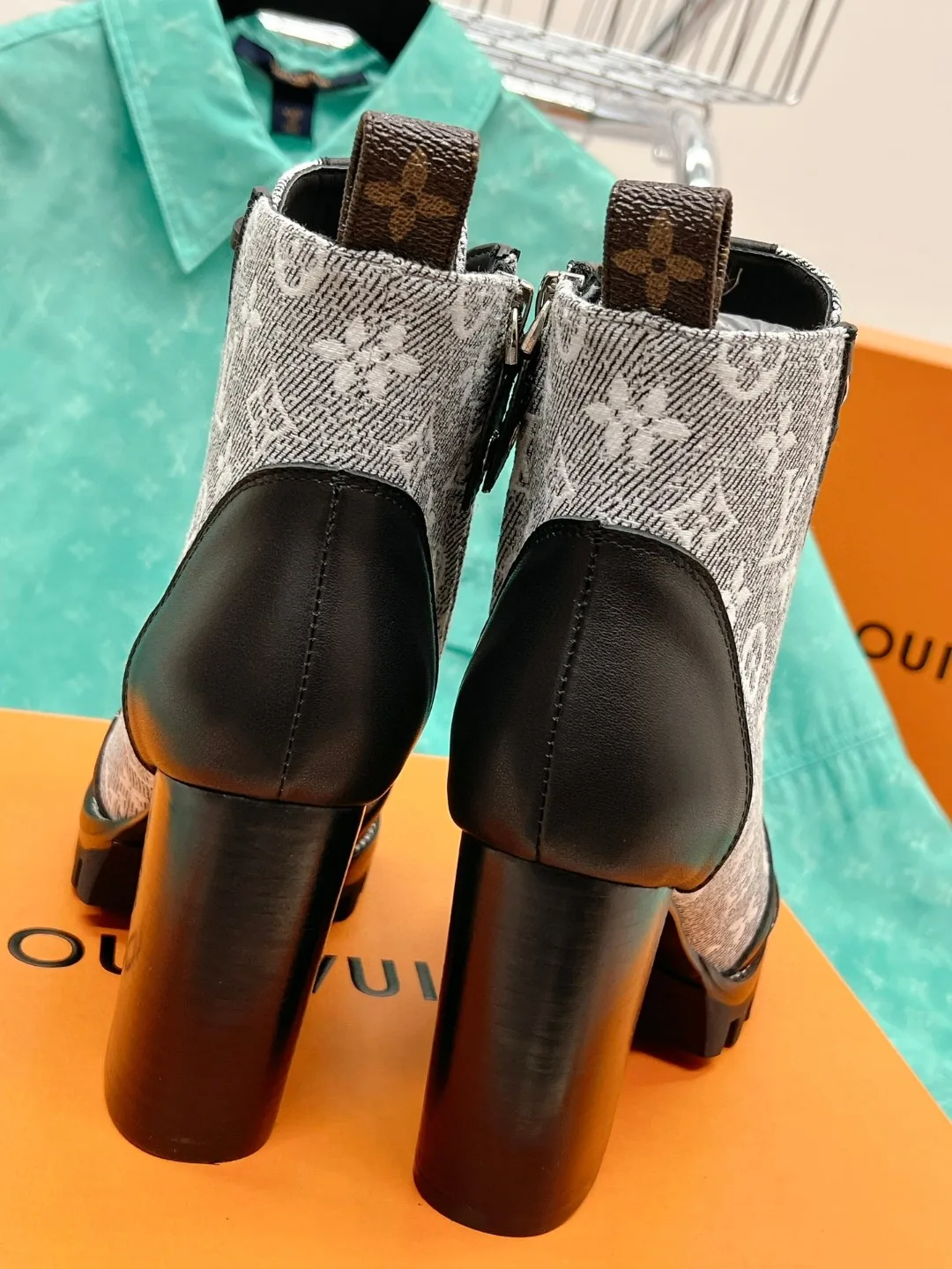 Louis Vuitton Star Trail Ankle Boots Grey 1AB2XH - Image 7