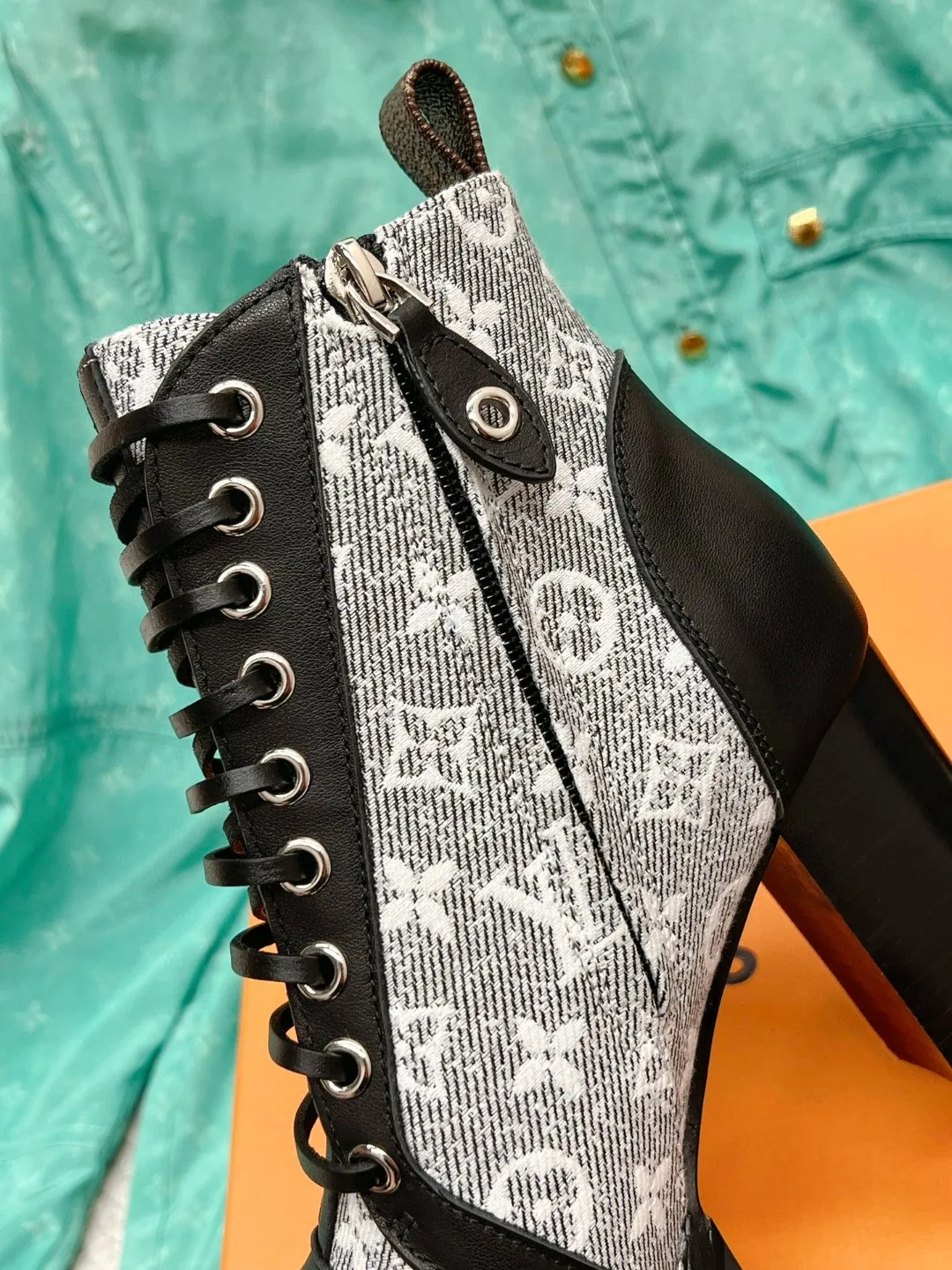 Louis Vuitton Star Trail Ankle Boots Grey 1AB2XH - Image 8